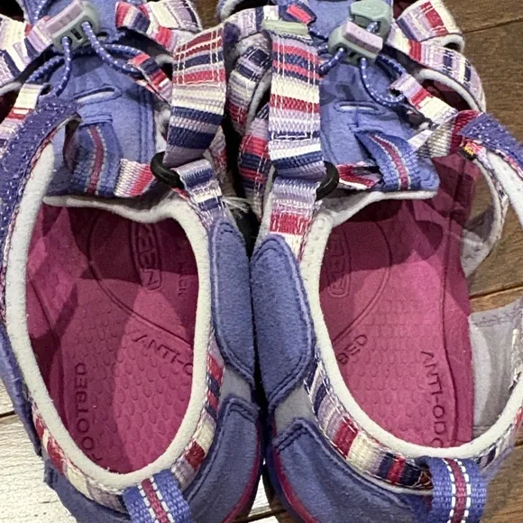 Keen Newport H2 Hiking Outdoor Waterproof Hook Loop Purple Kids 5 - Picture 9 of 11